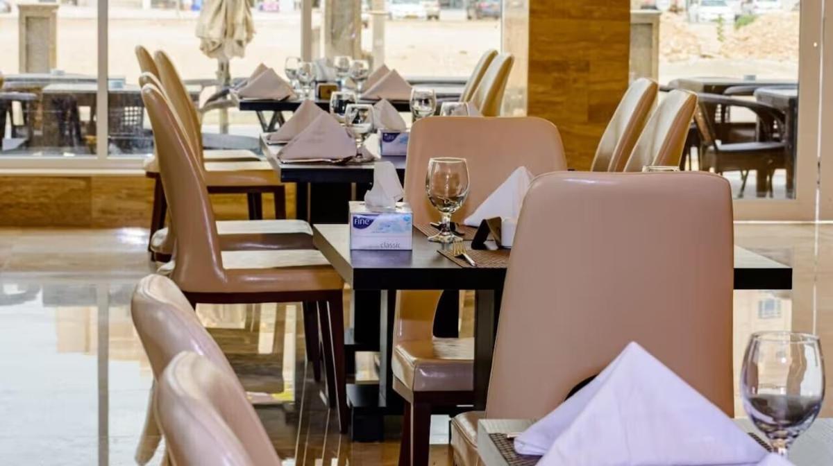 Bristol Hotel Salalah Exterior photo
